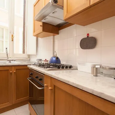 Apartment Via Giulia Beautiful Historic Centre Rome