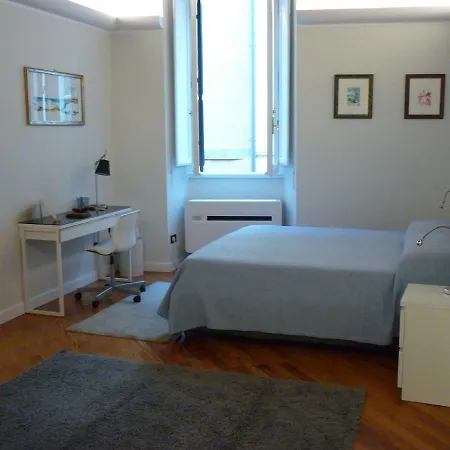 Via Giulia Beautiful Historic Centre Apartment *