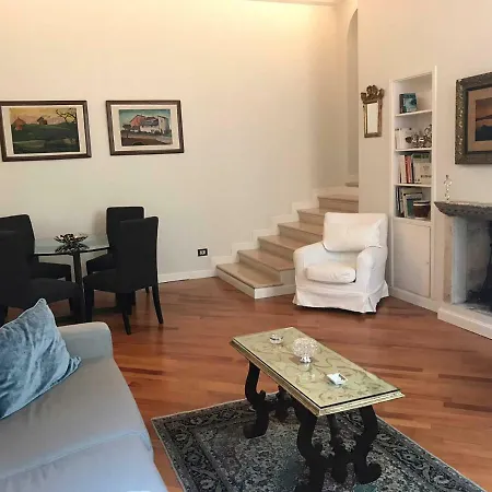 Apartment Via Giulia Beautiful Historic Centre Rome